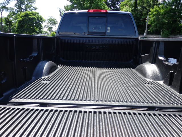 Nissan Titan SE 2WD Pickup Truck