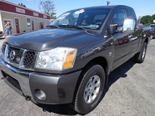 Nissan Titan 2004 photo 1