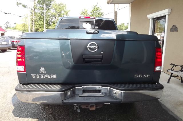 Nissan Titan SLE Z71 Crew Cab Short Bed 4X4 Pickup Truck