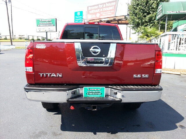 Nissan Titan SE 2WD Pickup Truck