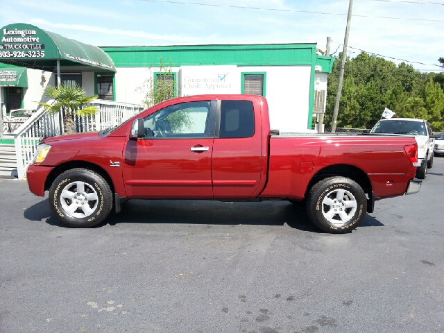 Nissan Titan 2004 photo 1