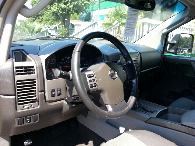 Nissan Titan 2004 photo 3