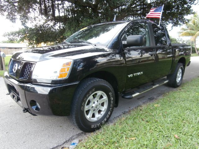 Nissan Titan SE 2WD Pickup Truck