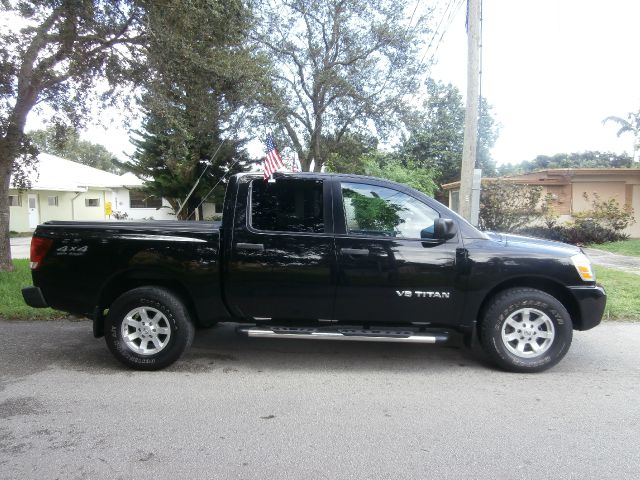 Nissan Titan 2005 photo 1
