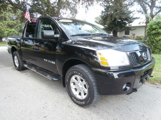 Nissan Titan 2005 photo 2