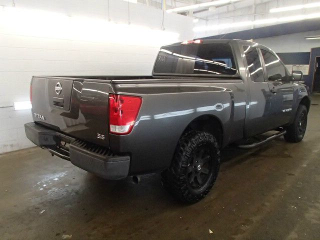 Nissan Titan SE 2WD Pickup Truck