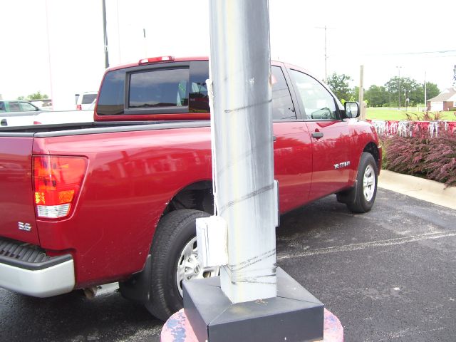 Nissan Titan 2005 photo 1