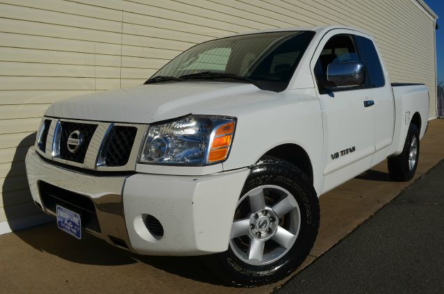 Nissan Titan 2005 photo 1