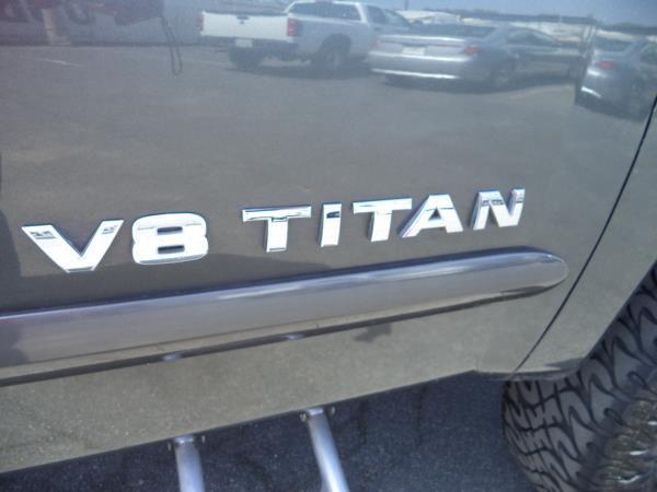 Nissan Titan 2005 photo 8
