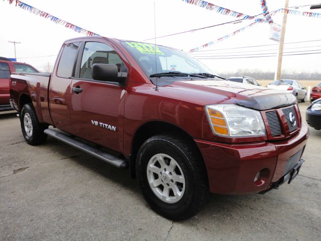 Nissan Titan 2dr Cpe GLS TDI Auto Hatchback Pickup Truck