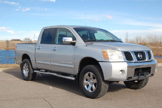 Nissan Titan 2005 photo 2