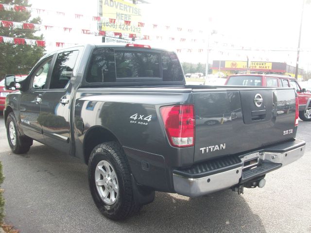 Nissan Titan 2005 photo 2