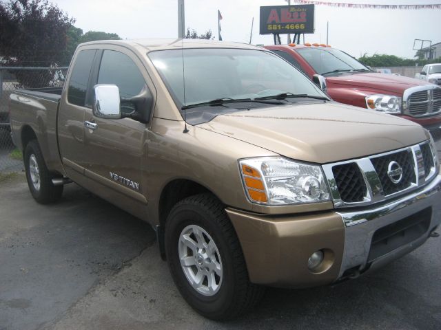 Nissan Titan SE 2WD Pickup Truck