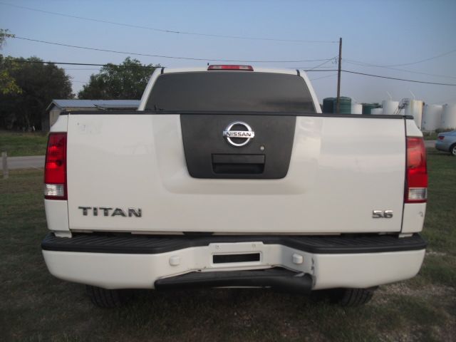 Nissan Titan 2005 photo 1