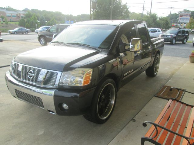 Nissan Titan 2005 photo 2