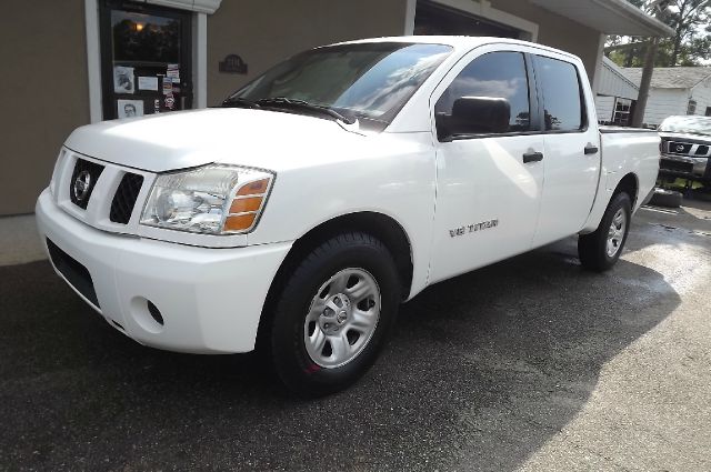 Nissan Titan 2005 photo 2