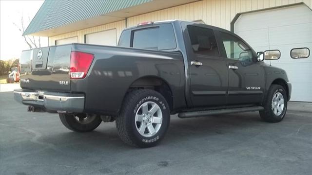 Nissan Titan 2005 photo 2