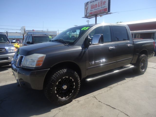 Nissan Titan 2005 photo 2