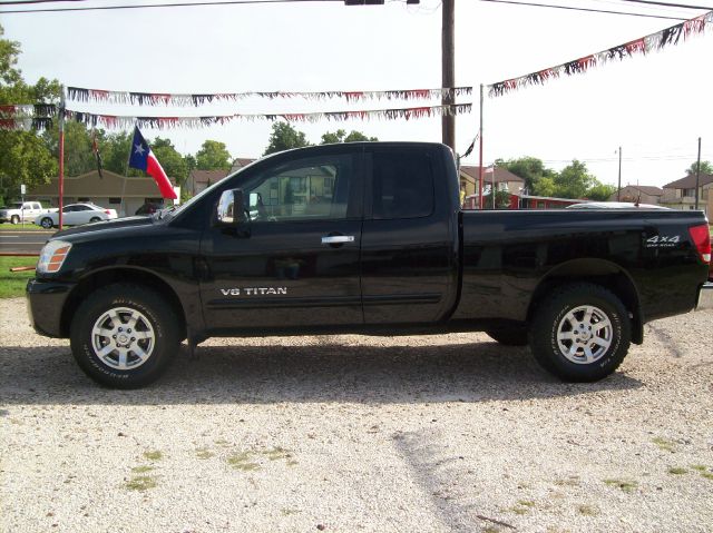 Nissan Titan 2005 photo 2