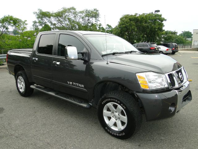 Nissan Titan GLS Touring A/T Pickup Truck