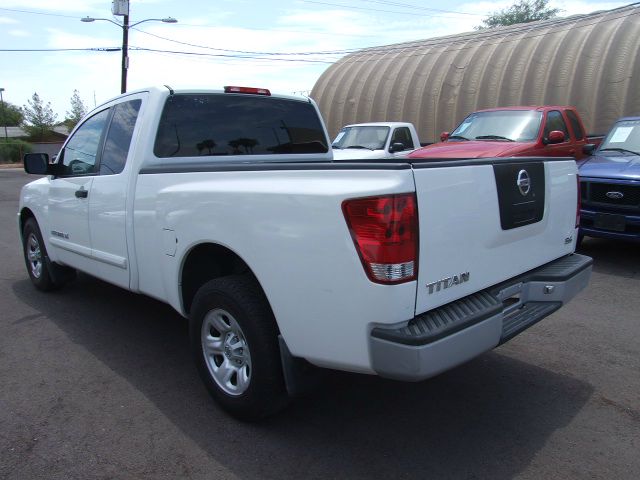 Nissan Titan 2006 photo 2