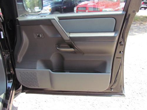 Nissan Titan 2006 photo 2