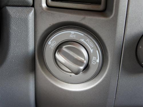 Nissan Titan 2006 photo 2