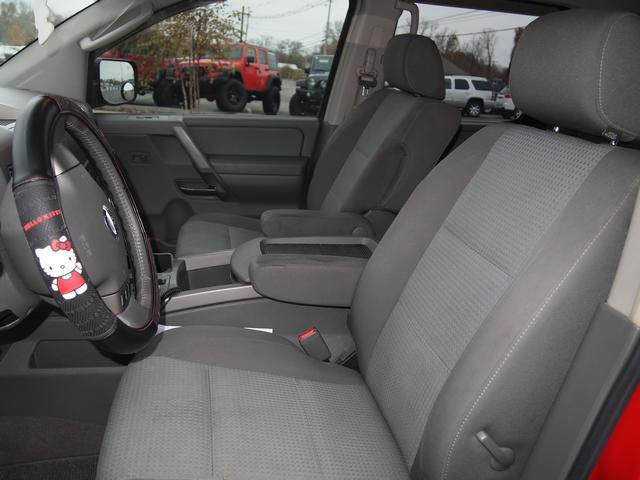 Nissan Titan 2006 photo 2