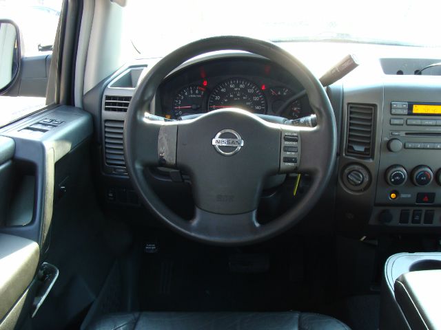 Nissan Titan 2006 photo 2