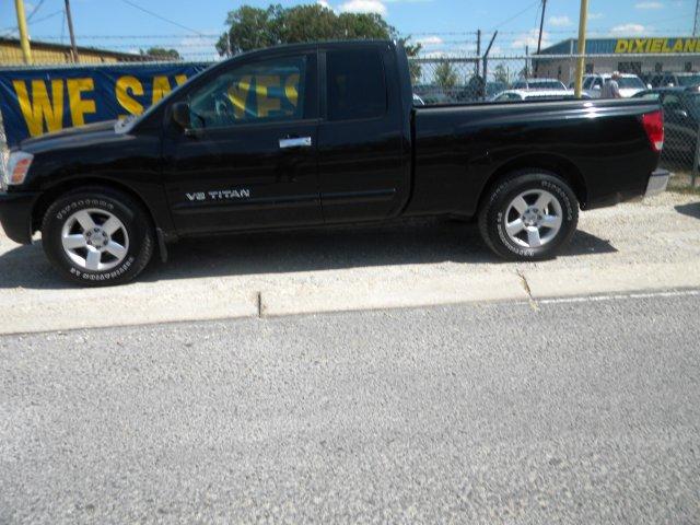 Nissan Titan X Pickup