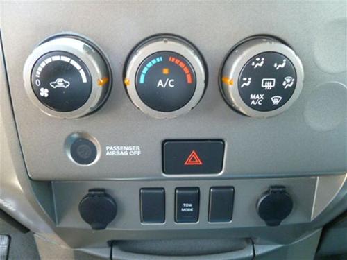 Nissan Titan 2006 photo 2