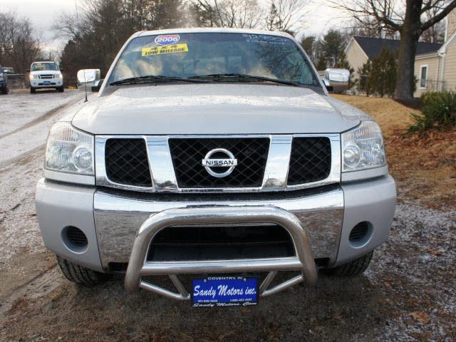 Nissan Titan SE Pickup Truck