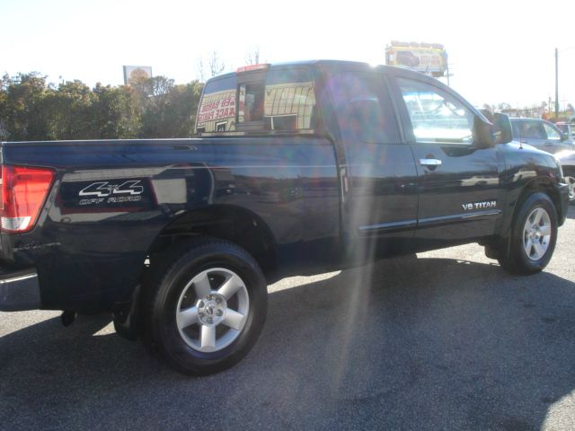 Nissan Titan 2006 photo 2