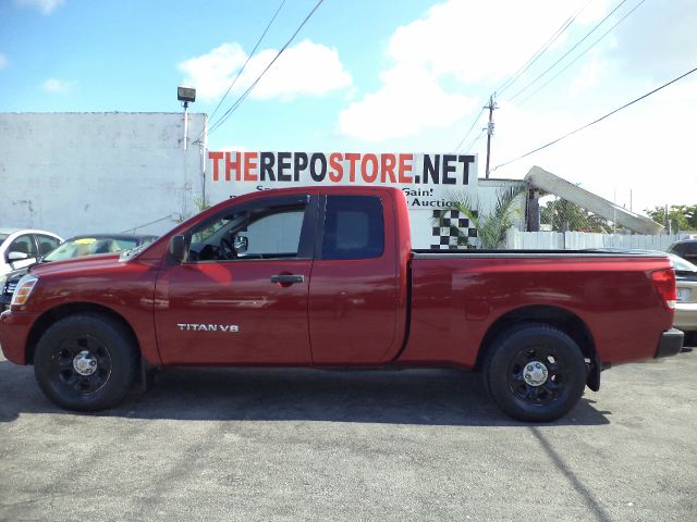 Nissan Titan SE 2WD Pickup Truck