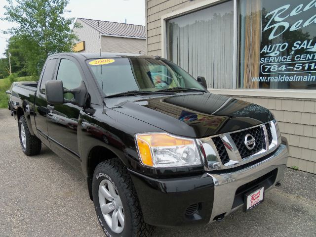 Nissan Titan Base 1500 SLT Crew S/B Pickup Truck