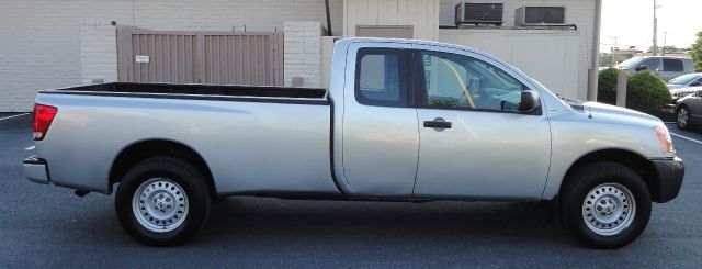 Nissan Titan 4dr SE V6 Auto 4WD Pickup Truck