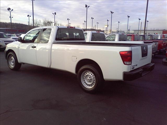 Nissan Titan 2008 photo 2