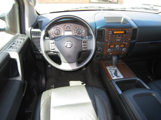Nissan Titan 2008 photo 2
