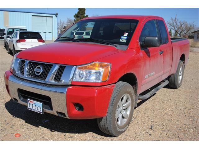Nissan Titan SE Pickup
