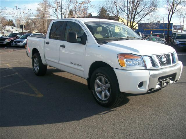 Nissan Titan 2500 High Roof 158 WB Pickup