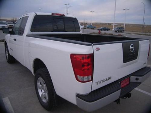 Nissan Titan 2008 photo 2