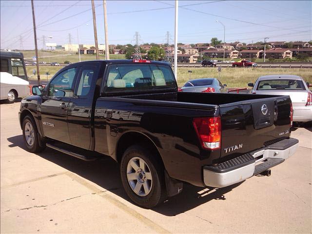 Nissan Titan 2008 photo 2