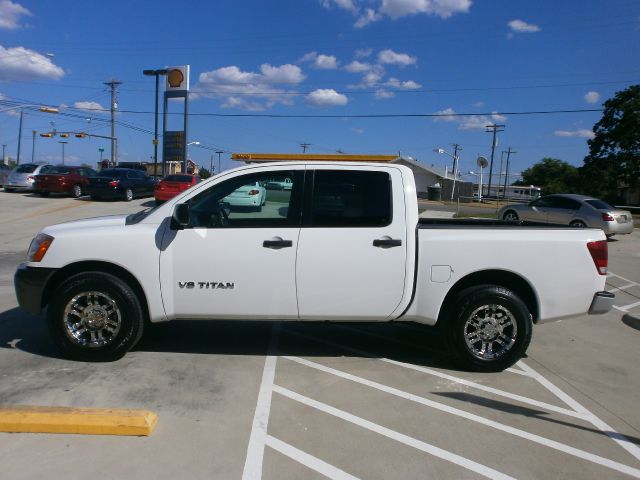 Nissan Titan 2008 photo 2