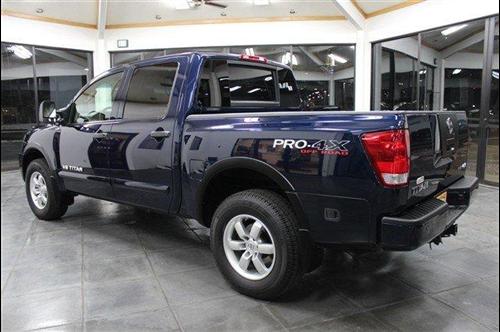 Nissan Titan LX Minivan Other