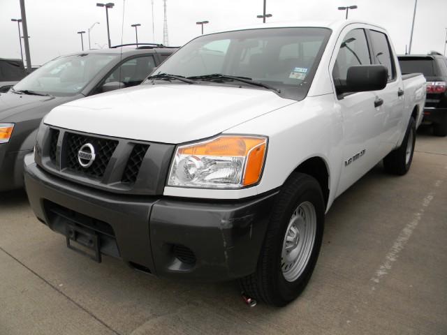 Nissan Titan SE 2WD Pickup