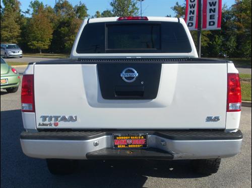 Nissan Titan 2009 photo 2