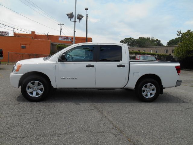 Nissan Titan 2009 photo 2