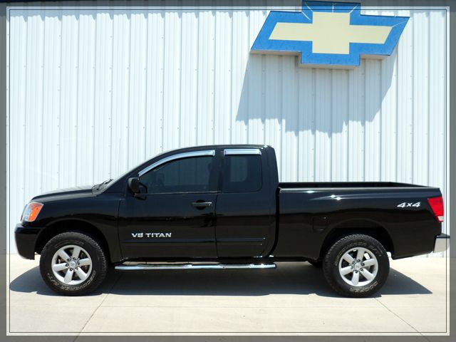 Nissan Titan 2009 photo 2