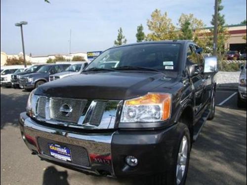 Nissan Titan 2009 photo 1