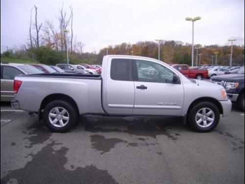 Nissan Titan 2009 photo 2